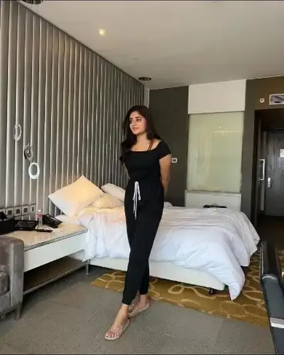 Call Girls Service in Sg Highway